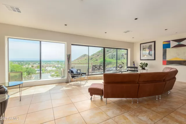 MLS: 6299402 Condo For Sale