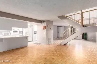 Photo #6: 6299408 Listing