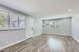 Photo #5: 6299750 Listing 