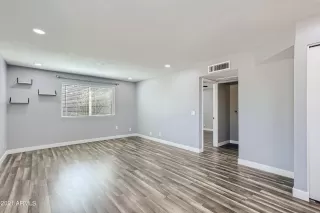 Photo #6: 6299750 Listing 