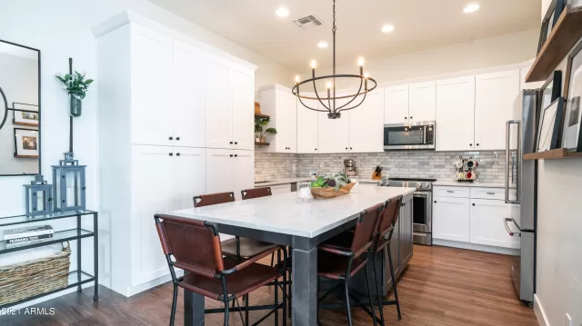 MLS: 6299754 Condo For Sale