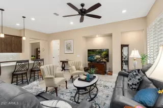 Photo #5: 6299863 Listing