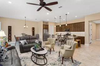 Photo #6: 6299863 Listing