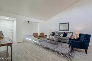 Photo #5: 6300202 Listing