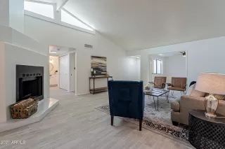 Photo #6: 6300202 Listing