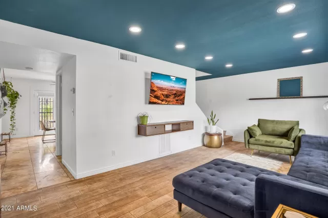 MLS: 6300260 Condo For Sale