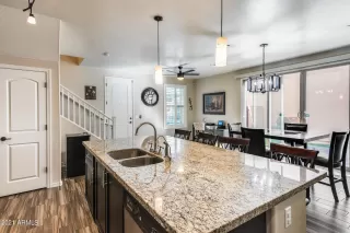 Photo #5: 6300329 Listing 