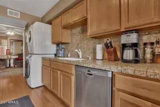 Photo #6: 6300449 Listing 