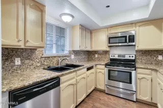 Photo #3: 6300678 Listing