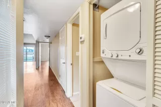 Photo #6: 6300678 Listing