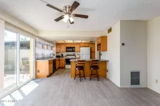 Photo #4: 6301082 Listing