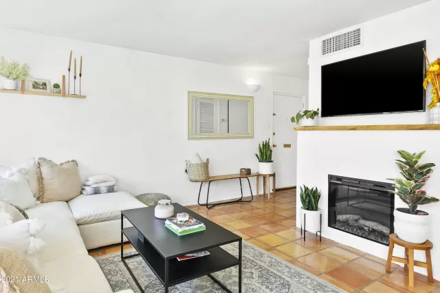 MLS: 6301271 Condo For Sale