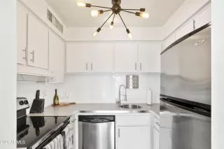 Photo #5: 6301271 Listing