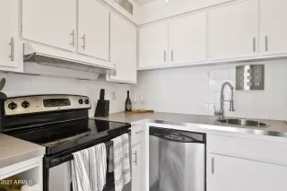 Photo #6: 6301271 Listing