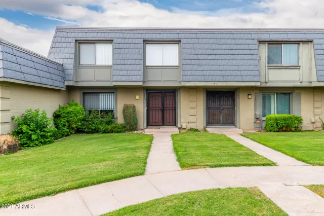 MLS: 6301369 Condo For Sale