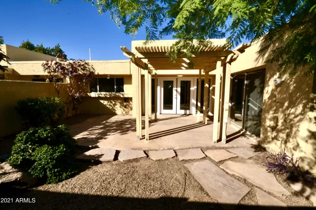 MLS: 6301375 Condo For Sale