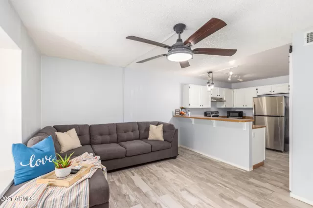 MLS: 6301701 Condo For Sale