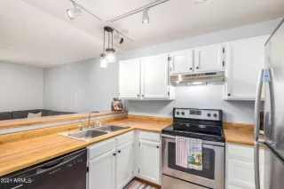 Photo #5: 6301701 Listing