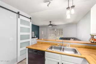 Photo #6: 6301701 Listing