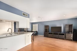 Photo #6: 6301970 Listing