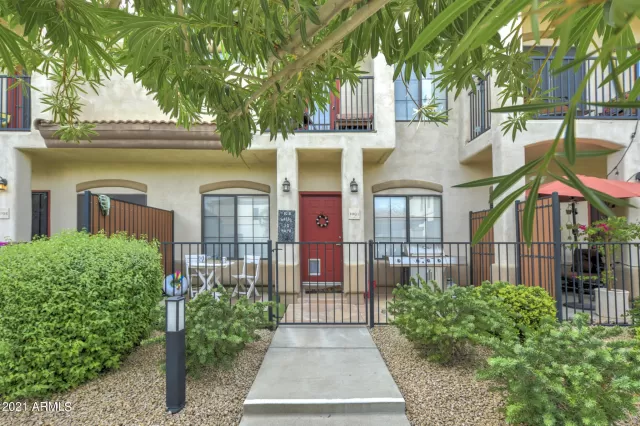 MLS: 6302032 Condo For Sale