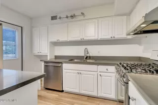 Photo #4: 6302199 Listing 