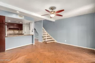 Photo #4: 6302201 Listing