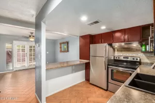 Photo #5: 6302201 Listing