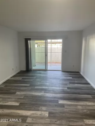 Photo #5: 6302207 Listing