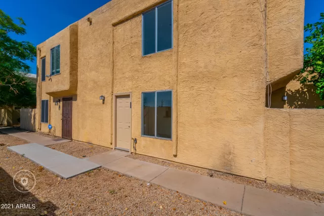 MLS: 6302662 Condo For Sale