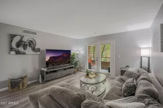 Photo #5: 6303358 Listing