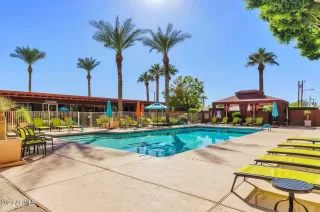 Photo #5: 6303596 Listing