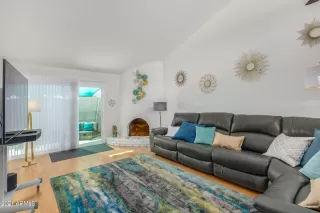 Photo #6: 6303700 Listing