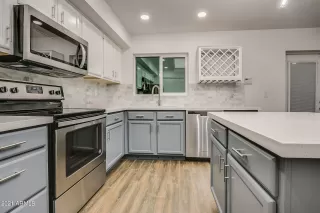 Photo #3: 6303908 Listing