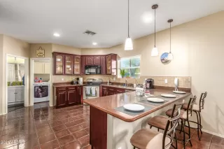 Photo #4: 6304021 Listing