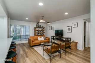 Photo #4: 6304149 Listing