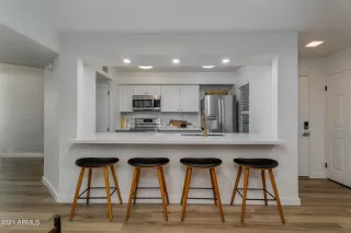 Photo #5: 6304149 Listing