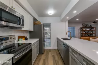 Photo #6: 6304149 Listing