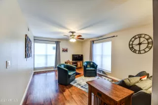 Photo #5: 6304323 Listing