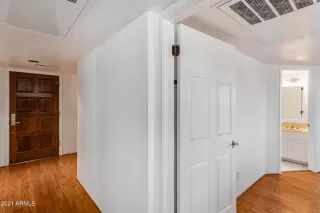 Photo #3: 6304434 Listing