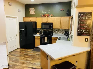 Photo #5: 6304915 Listing