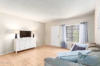 Photo #4: 6305085 Listing