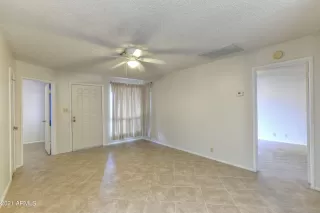 Photo #6: 6305201 Listing