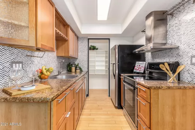 MLS: 6305277 Condo For Sale