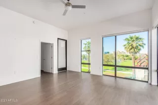 Photo #4: 6305666 Listing