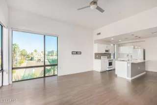 Photo #6: 6305666 Listing