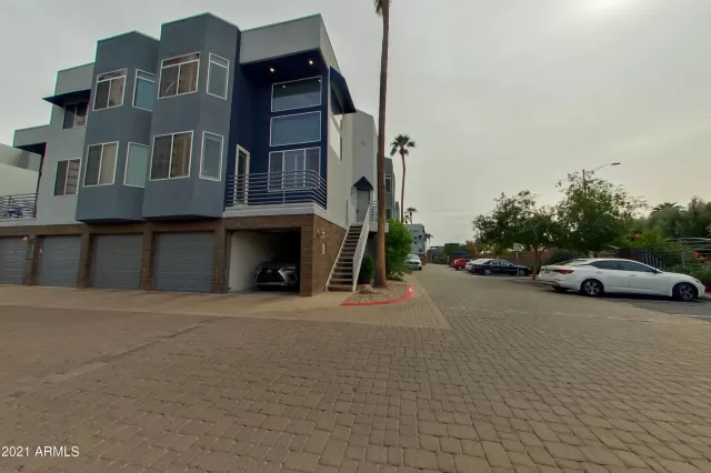 MLS: 6306151 Condo For Sale