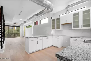 Photo #5: 6306417 Listing