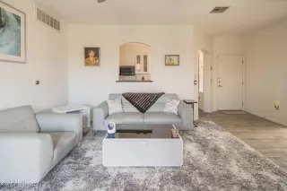 Photo #5: 6306625 Listing