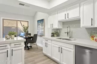 Photo #2: 6307011 Listing